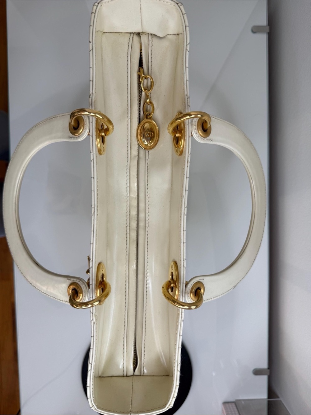 Christian Dior Vintage Lady Dior Large Cream Patent Leather Handbag - Picture 8 of 15